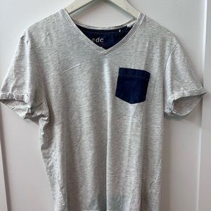 Men’s V neck muscle t-shirt with cap sleeve shirt size M